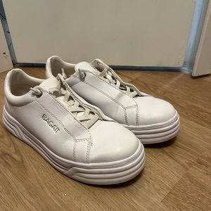 Basic white sneakers, only worn a couple of times